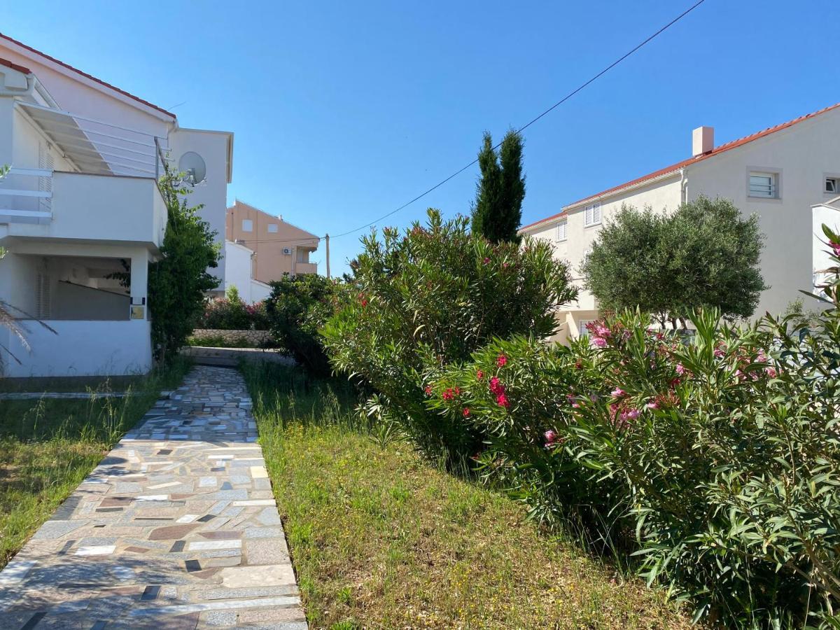Novalja Apartments By Nena Exterior photo