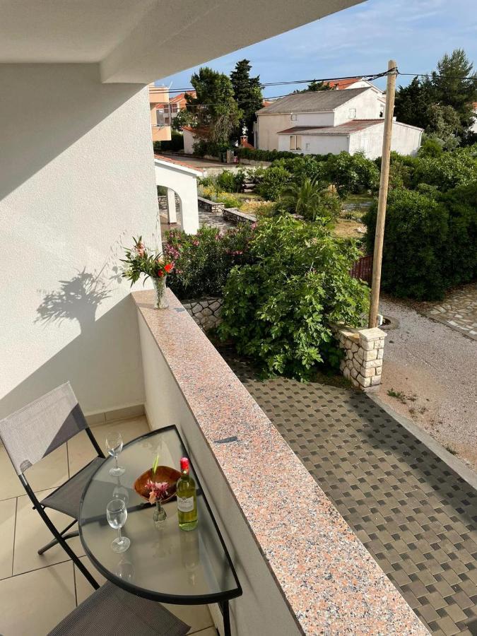 Novalja Apartments By Nena Exterior photo