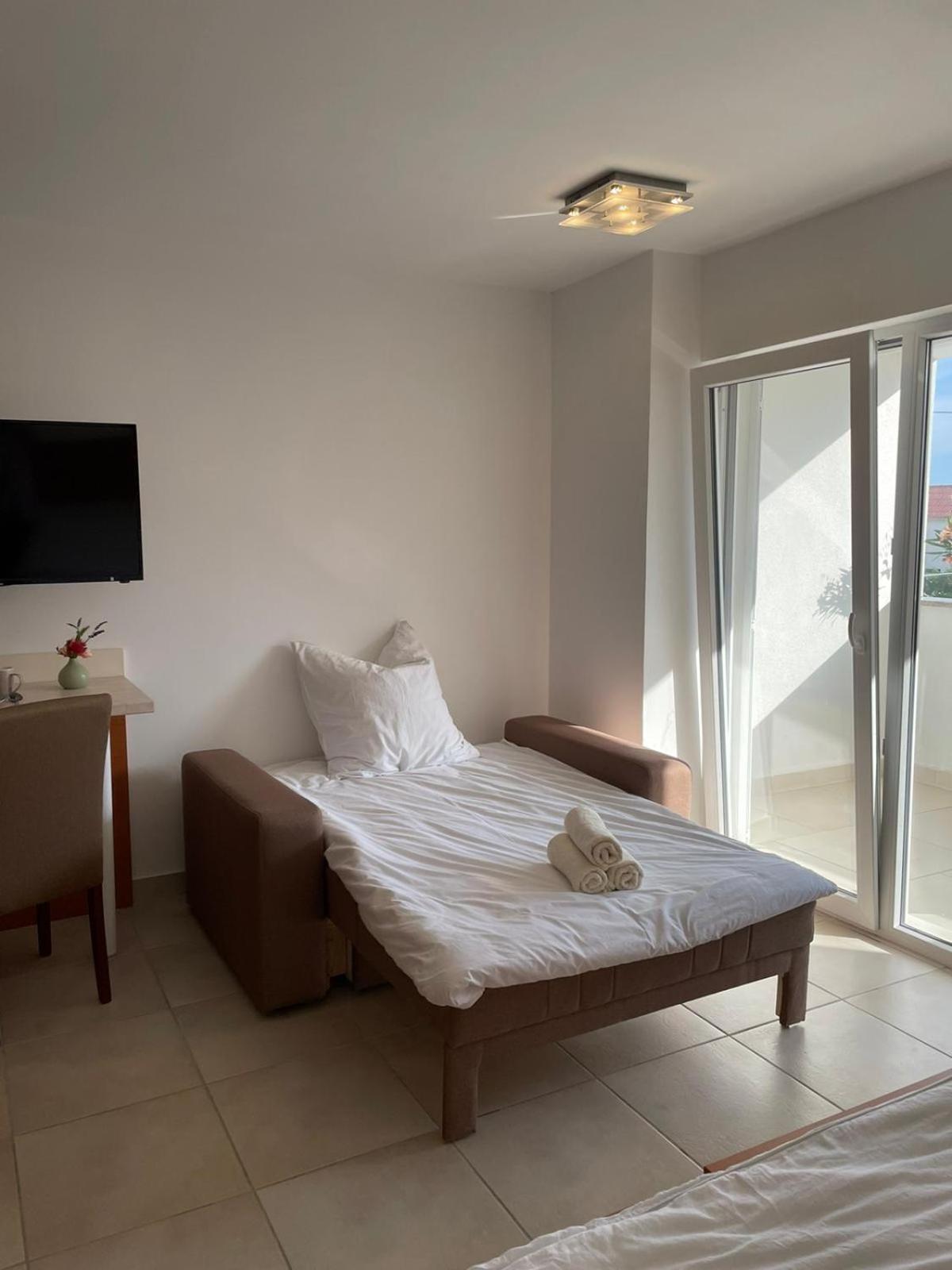 Novalja Apartments By Nena Exterior photo
