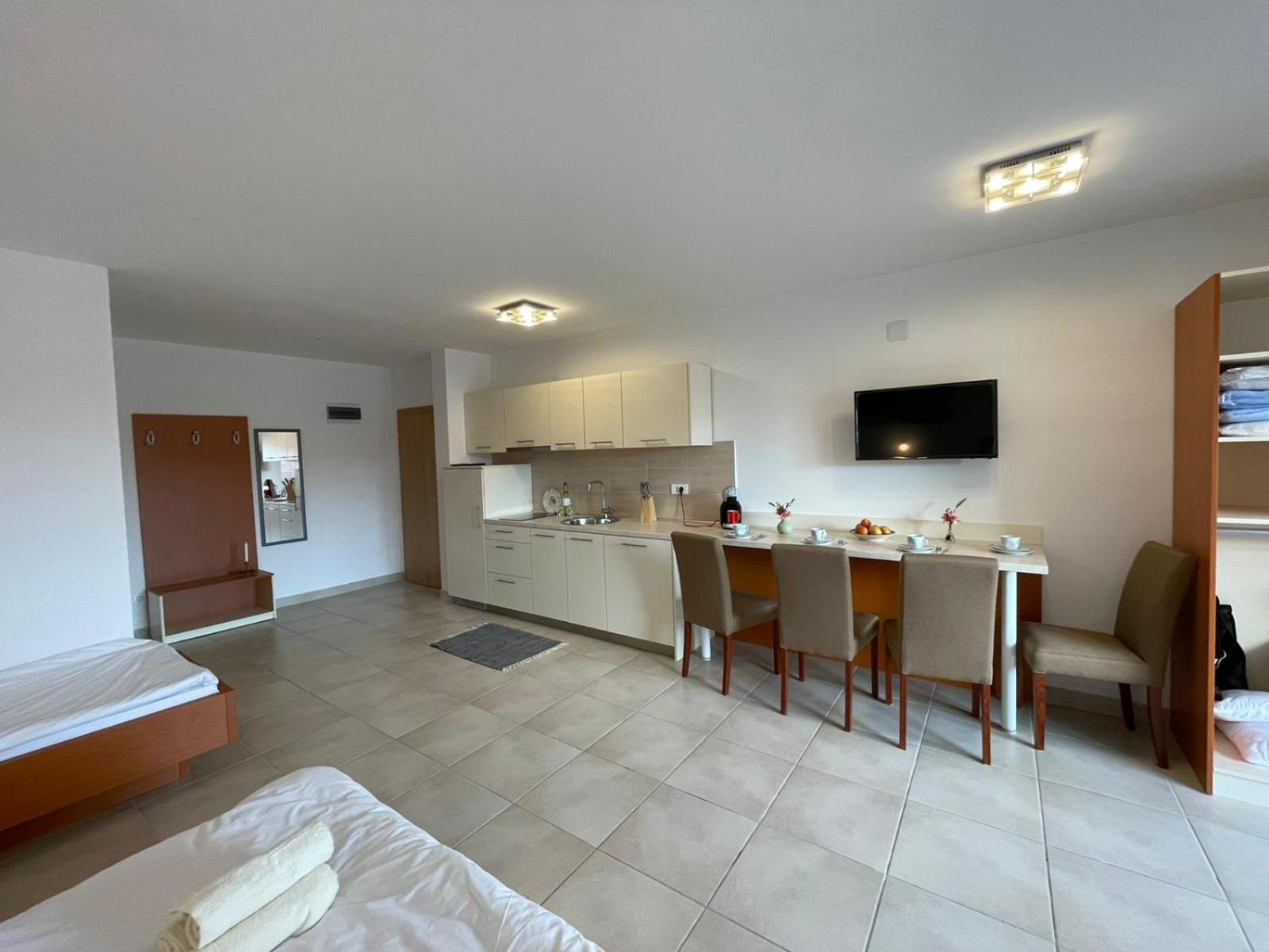 Novalja Apartments By Nena Exterior photo